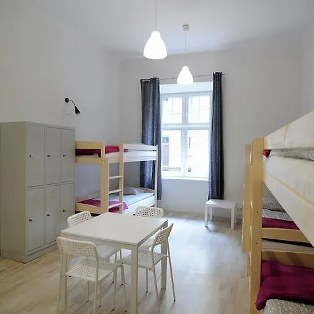 Hollywood Hostel *