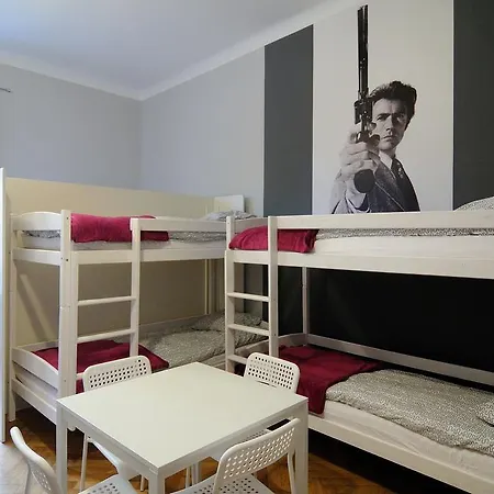 Hollywood Albergue